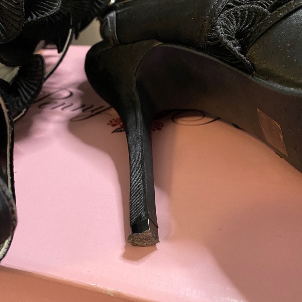 Heels - Picture 12 of 12